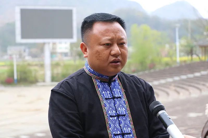 田錦華(第十四屆全國人大代表,貴州省興仁市屯腳鎮鯉魚村黨委副書記、村委會主任) 田錦華(第十四屆全國人大代表,貴州省興仁市屯腳鎮鯉魚村黨委副書記、村委會主任)