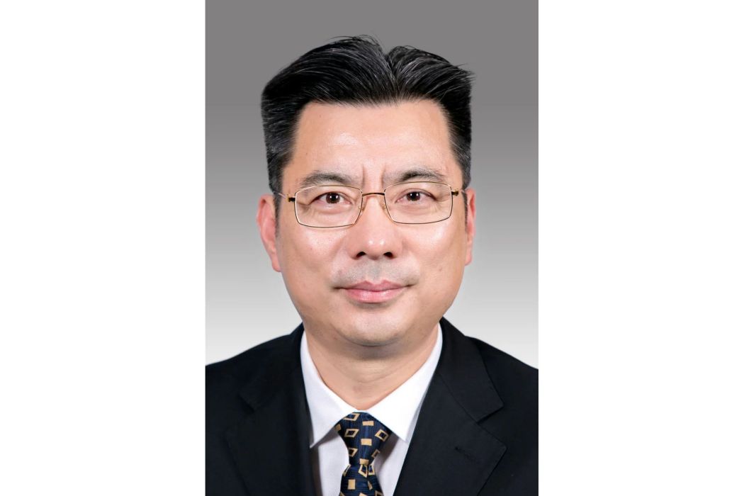 張偉東(上海市嘉定區人大常委會黨組成員、副主任) 張偉東(上海市嘉定區人大常委會黨組成員、副主任)