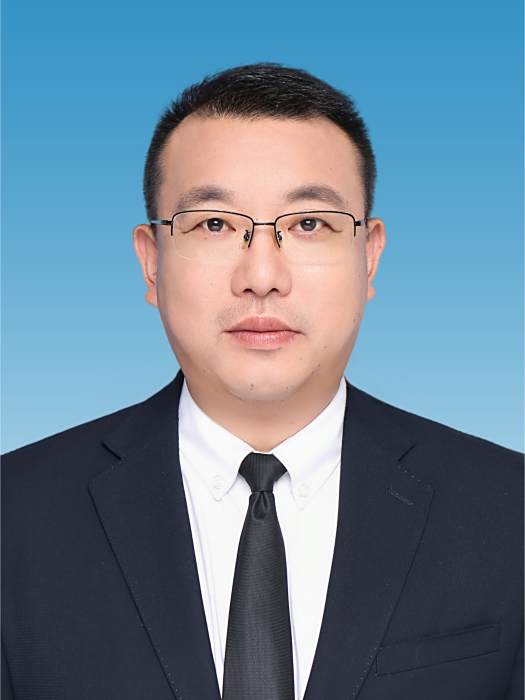 何維(重慶市墊江縣太平鎮黨委政法委員、副鎮長) 何維(重慶市墊江縣太平鎮黨委政法委員、副鎮長)