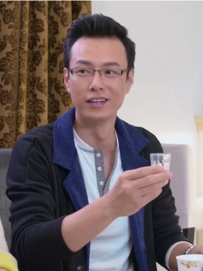 董思賢(電視劇《產科男醫生》中的角色) 董思賢(電視劇《產科男醫生》中的角色)