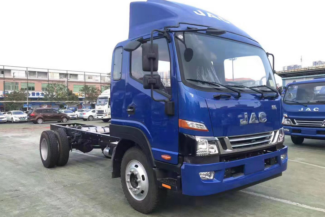 駿鈴V8 駿鈴V8