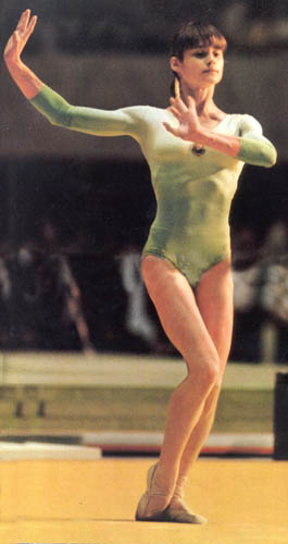 科馬內奇1979年競賽照