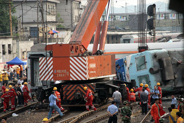 2009年郴州火車站側面衝突事故施救現場