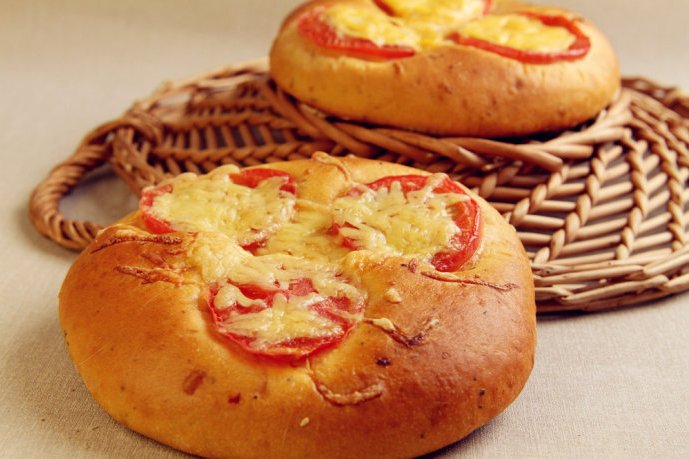 西紅柿乳酪烤法國麵包