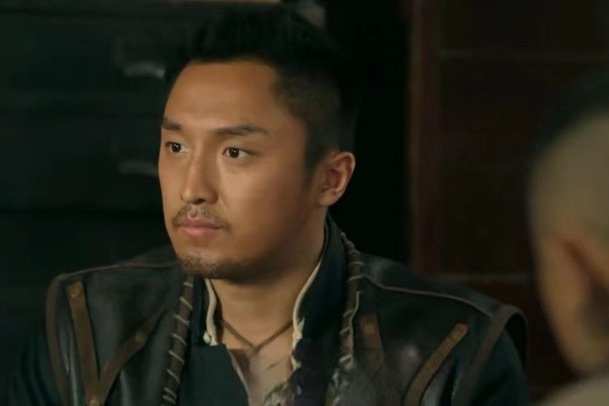 黃占魁(《利箭縱橫》中由李東翰飾演的土匪頭子角色) 黃占魁(《利箭縱橫》中由李東翰飾演的土匪頭子角色)
