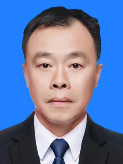 曹立(重慶市璧山區璧泉街道黨工委委員、紀工委書記、四級高級監察官) 曹立(重慶市璧山區璧泉街道黨工委委員、紀工委書記、四級高級監察官)