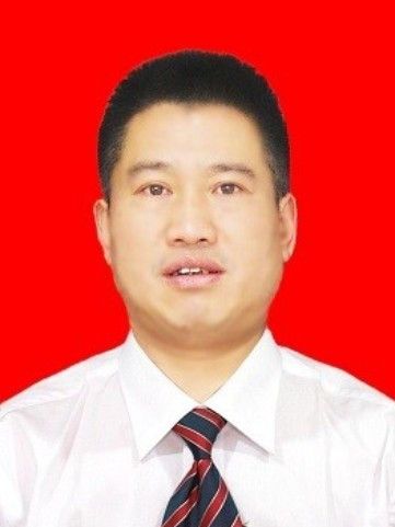何立新(湖南省株洲市淥口區水利局黨組書記、局長) 何立新(湖南省株洲市淥口區水利局黨組書記、局長)