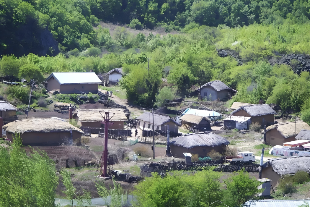 瀑布村
