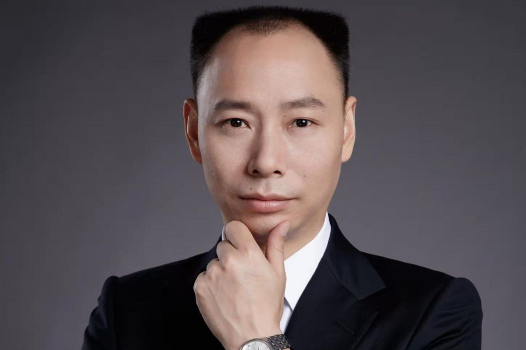 許鵬(遵義工商聯副主席、鵬彥酒業董事長) 許鵬(遵義工商聯副主席、鵬彥酒業董事長)