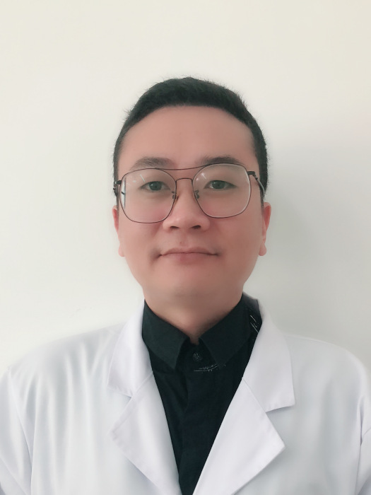 李君(長沙軍大醫院門診醫生) 李君(長沙軍大醫院門診醫生)