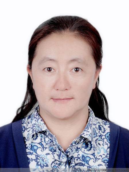 周文英(麗江師範高等專科學校教授)