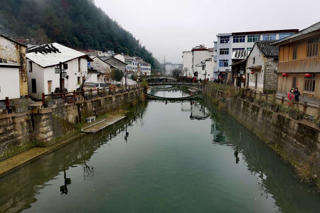 協興村(廣西壯族自治區桂林市興安縣漠川鄉下轄村) 協興村(廣西壯族自治區桂林市興安縣漠川鄉下轄村)