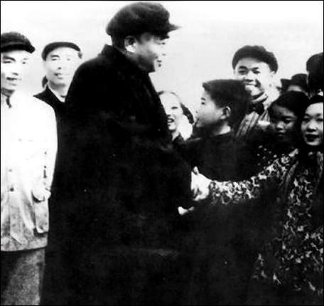 彭德懷在故鄉湘潭與民眾會面（1958年）