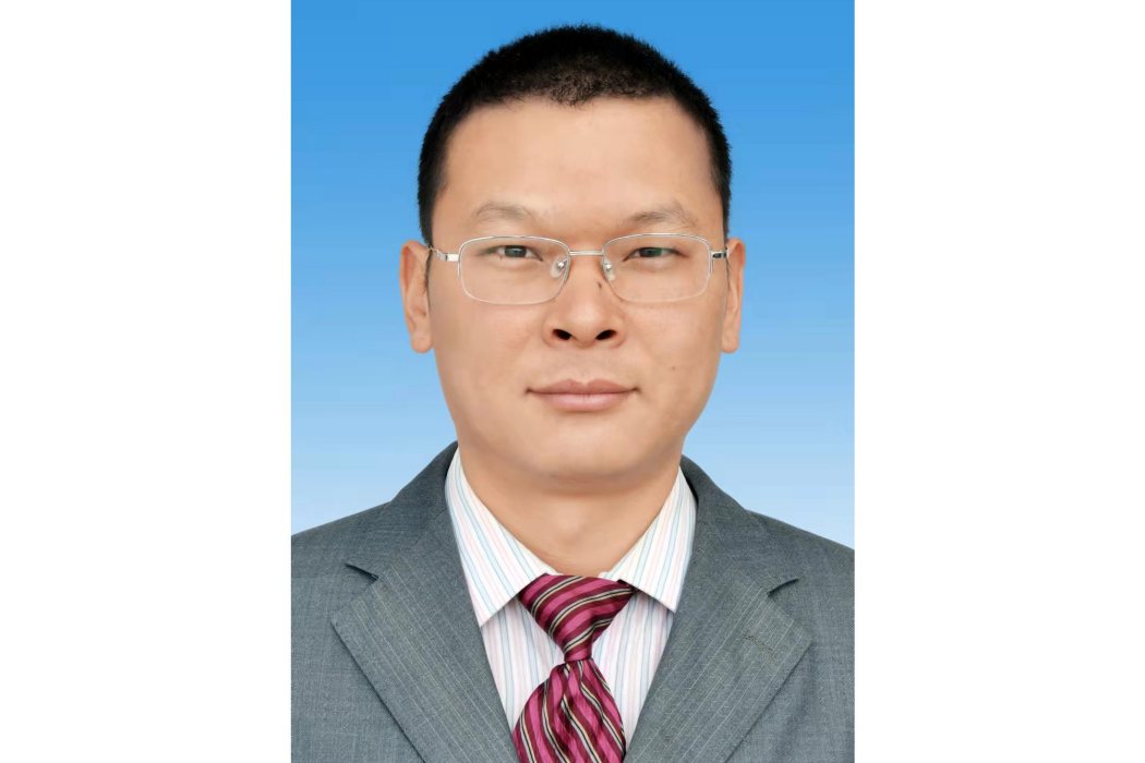 丁凡(四川省綿陽市農業科學研究院副院長、薯類研究所所長、高級農藝師) 丁凡(四川省綿陽市農業科學研究院副院長、薯類研究所所長、高級農藝師)