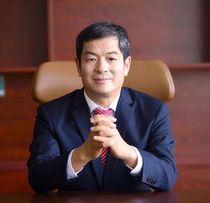 彭小龍(湖北南桂鋁業集團董事長兼總裁) 彭小龍(湖北南桂鋁業集團董事長兼總裁)