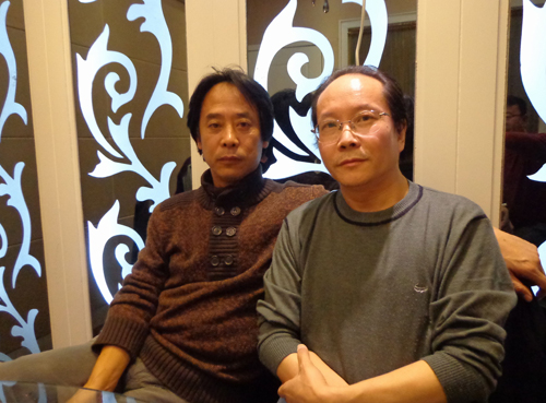 和著名插圖畫家李晨教授（左）在一起