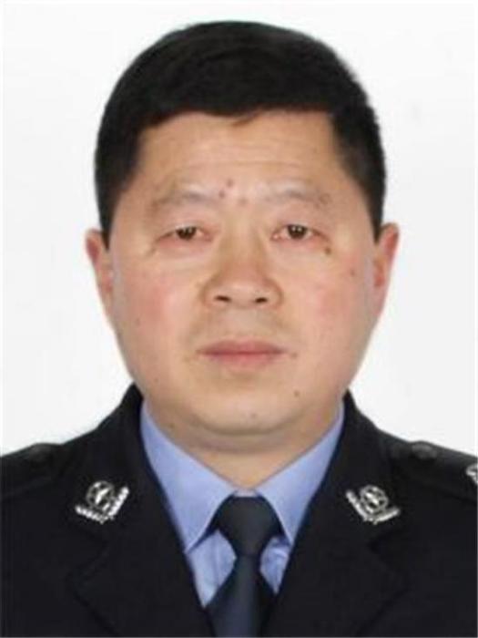張桂華(東至縣紀委監委、縣公安局縣公安局黨委委員、駐局紀檢監察組組長) 張桂華(東至縣紀委監委、縣公安局縣公安局黨委委員、駐局紀檢監察組組長)