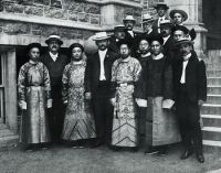 1904年，中國官方在世博會的首張合影
