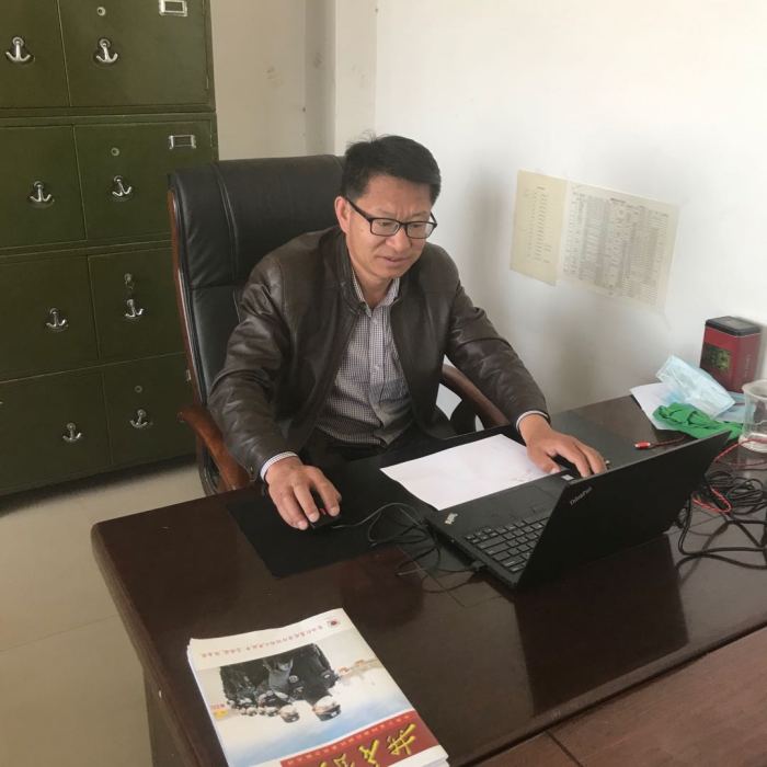 王文林(中寧縣喊叫水鄉賀家口子村的駐村工作隊員) 王文林(中寧縣喊叫水鄉賀家口子村的駐村工作隊員)