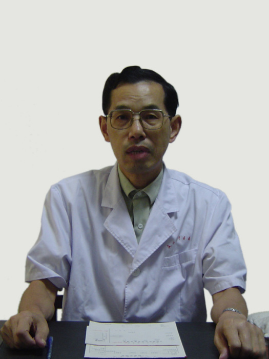 胡成群(武漢市中醫醫院兒科主任醫師) 胡成群(武漢市中醫醫院兒科主任醫師)