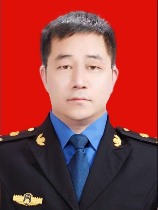 趙金龍(貴州省黔南布依族苗族自治州長順縣綜合行政執法局黨委委員、副局長) 趙金龍(貴州省黔南布依族苗族自治州長順縣綜合行政執法局黨委委員、副局長)