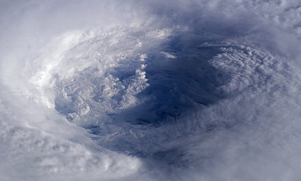 從國際空間站看到的颶風風眼