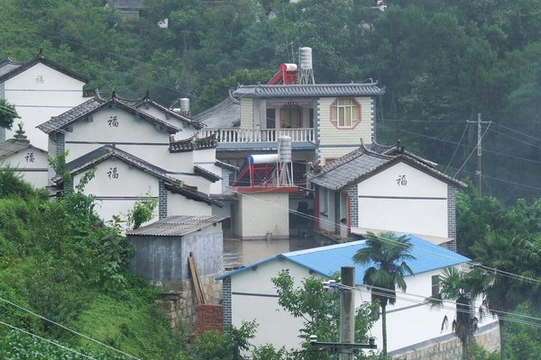 白馬箐村 白馬箐村