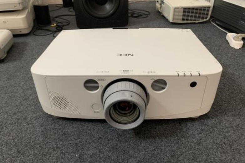 NEC PA 550W+ NEC PA 550W+