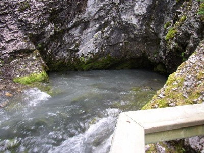岩溶泉