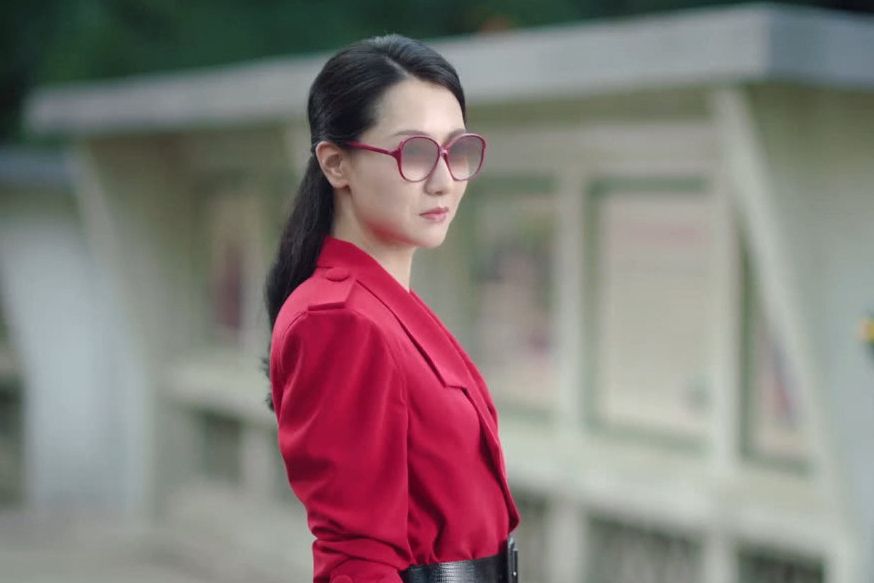 廖一梅(年代劇《奔騰年代》中的女配角) 廖一梅(年代劇《奔騰年代》中的女配角)