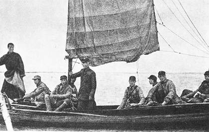 1941年，呂正操(中間站立者)在白洋淀。