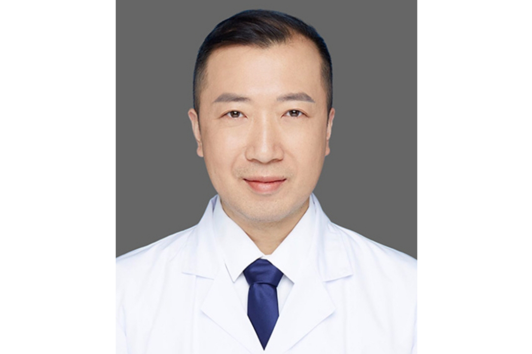 張征(北京安貞醫院血管外科中心副主任醫師) 張征(北京安貞醫院血管外科中心副主任醫師)