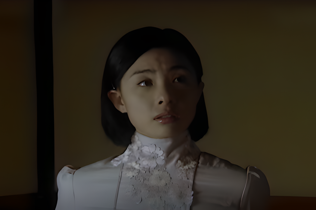 田菲(田菲是愛情劇《夜半歌聲》中的角色,由演員劉璇飾演她是一名青年劇團演員,性格活潑、天真單純) 田菲(田菲是愛情劇《夜半歌聲》中的角色,由演員劉璇飾演她是一名青年劇團演員,性格活潑、天真單純)