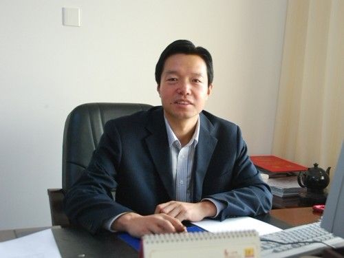薛君(蘭州財經大學教授、組織部部長) 薛君(蘭州財經大學教授、組織部部長)