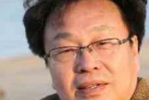 胡金剛(中國農業出版社裝幀設計中心主任、美術編審) 胡金剛(中國農業出版社裝幀設計中心主任、美術編審)