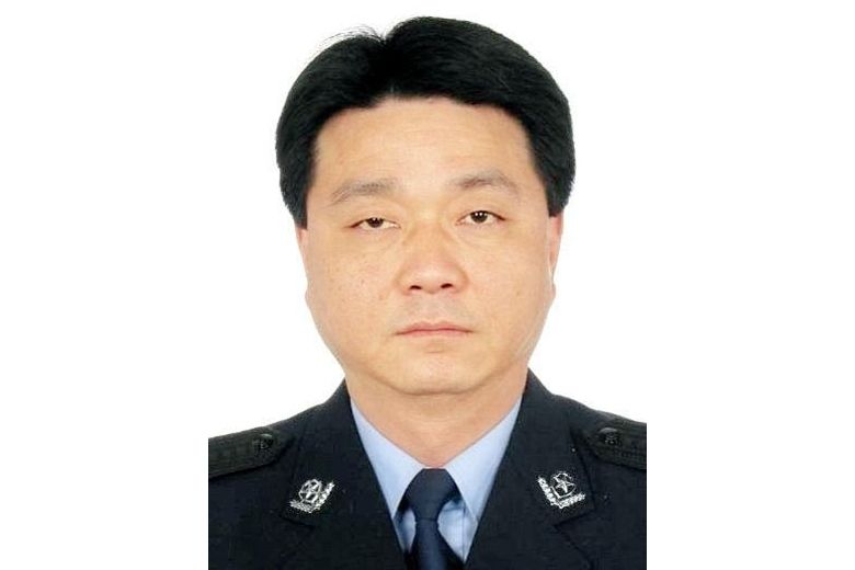 張友發(上海市閔行分局新鎮派出所原四級高級警長) 張友發(上海市閔行分局新鎮派出所原四級高級警長)