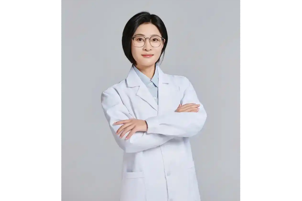 馮超(清華大學生物醫學交叉研究院生物化學與分子生物學博士) 馮超(清華大學生物醫學交叉研究院生物化學與分子生物學博士)