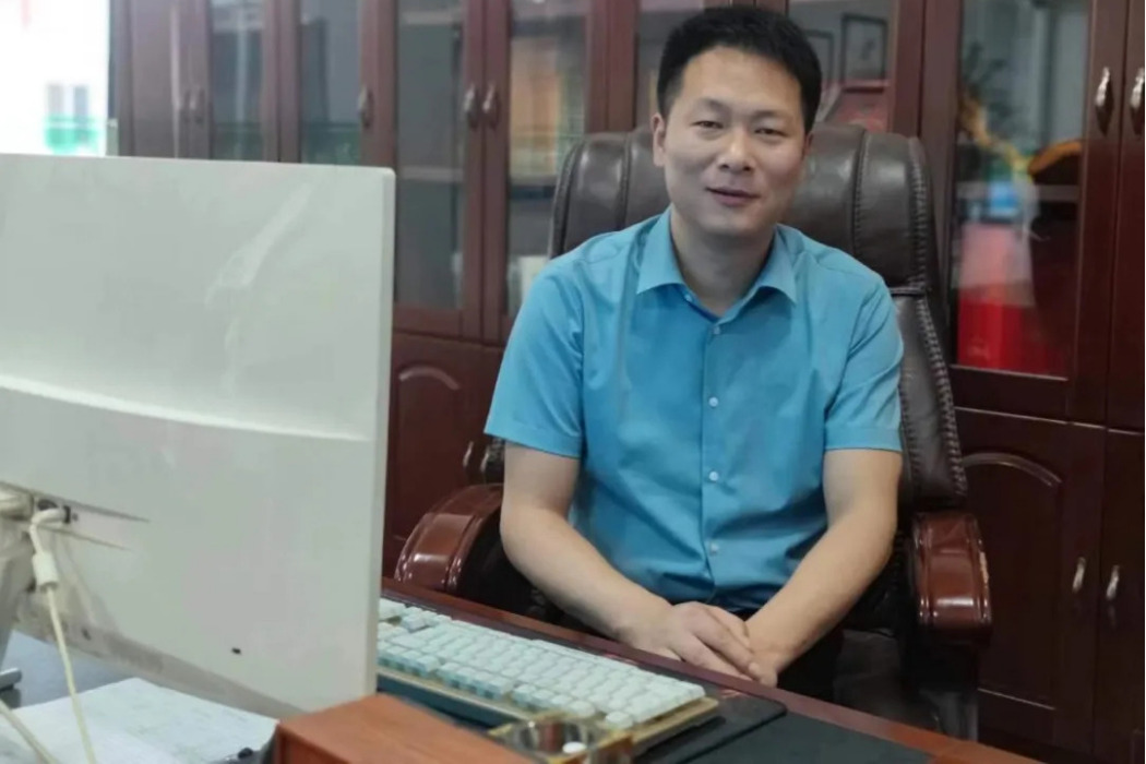 蔣龍(廣水市松淳蛋業有限公司董事長,推動禽蛋產業發展的青年企業家) 蔣龍(廣水市松淳蛋業有限公司董事長,推動禽蛋產業發展的青年企業家)