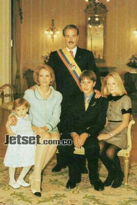 帕斯特拉納總統和他的家人
