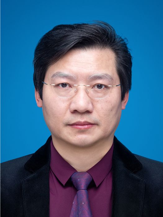 廖松濤(鎮江市美術家協會副主席、江蘇省文化藝術研究院特聘研究員) 廖松濤(鎮江市美術家協會副主席、江蘇省文化藝術研究院特聘研究員)