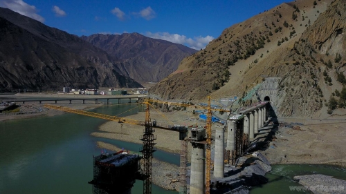 川藏鐵路在建的達嘎拉隧道