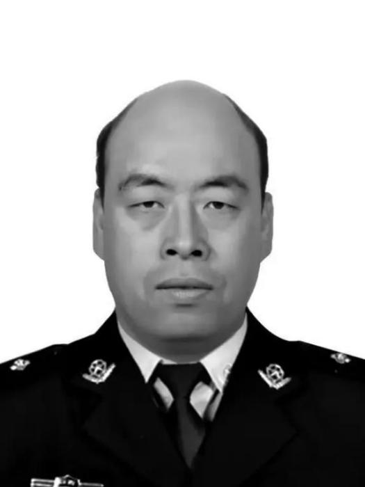 施建平(陽泉市公安局郊區分局原民警) 施建平(陽泉市公安局郊區分局原民警)