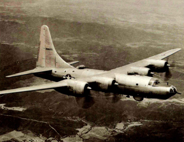 美B-32轟炸機
