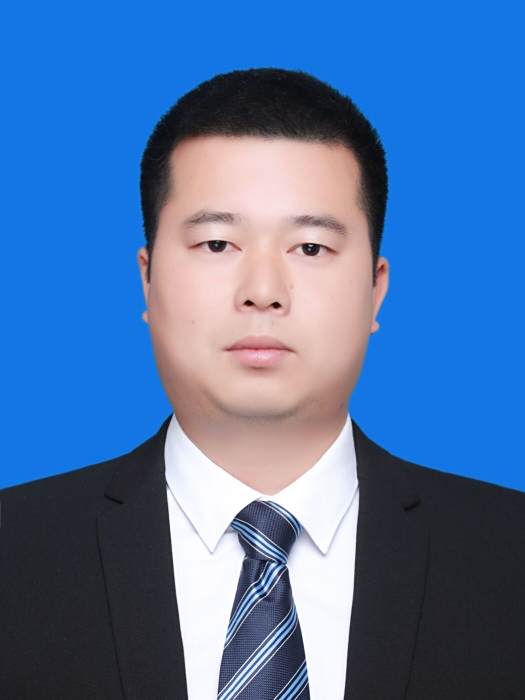 黃學偉(貴州省黔東南州岑鞏縣平莊鎮黨委副書記、鎮長) 黃學偉(貴州省黔東南州岑鞏縣平莊鎮黨委副書記、鎮長)