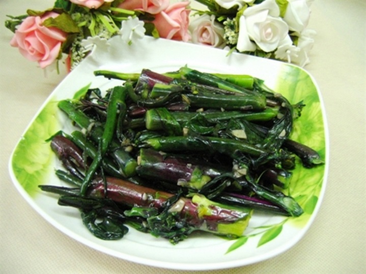 清炒紅菜苔