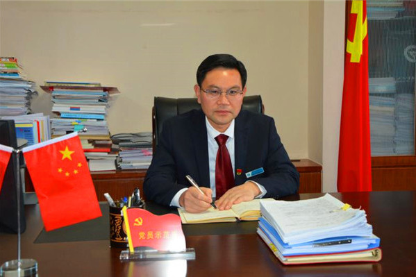 徐崇明(淮安市漣水縣淮文外國語學校校長) 徐崇明(淮安市漣水縣淮文外國語學校校長)