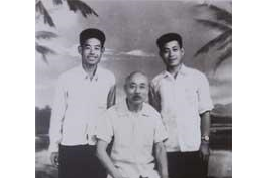 索振海 索振海