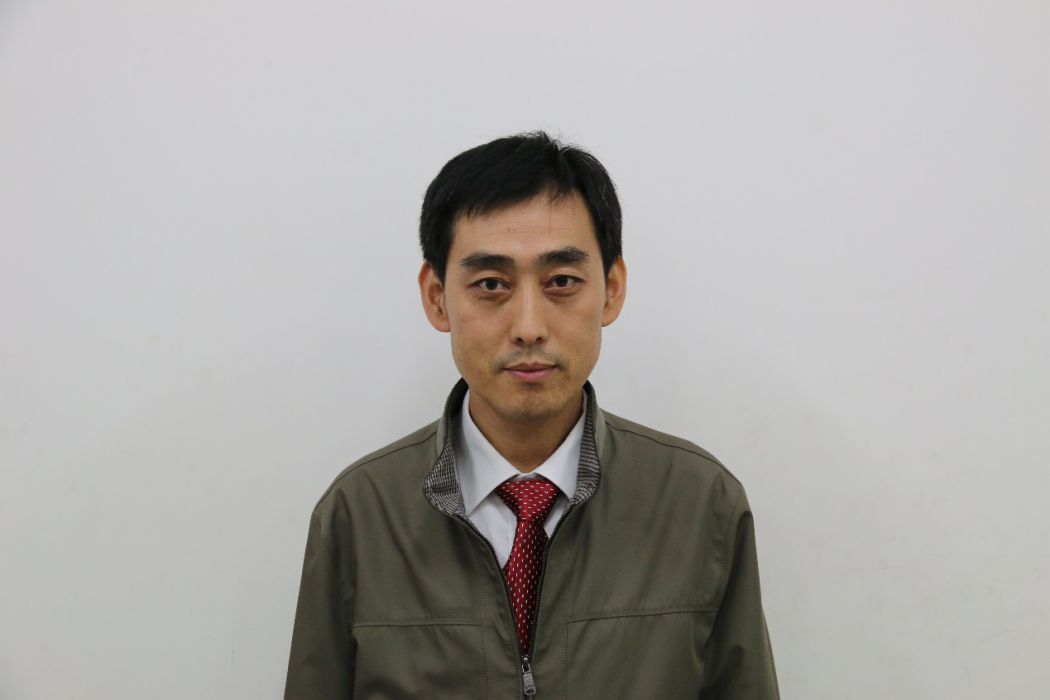 張曙光(山東女子學院教育學院教授) 張曙光(山東女子學院教育學院教授)