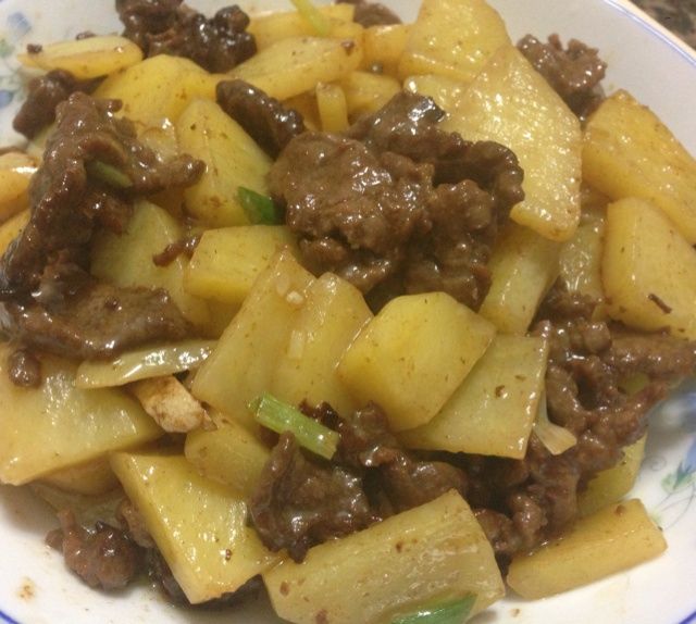 土豆炒牛肉 土豆炒牛肉
