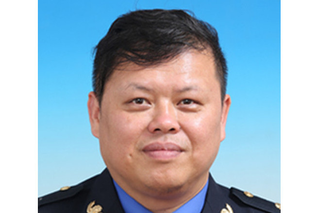 王少偉(普陀區城市管理行政執法局機動中隊副中隊長) 王少偉(普陀區城市管理行政執法局機動中隊副中隊長)